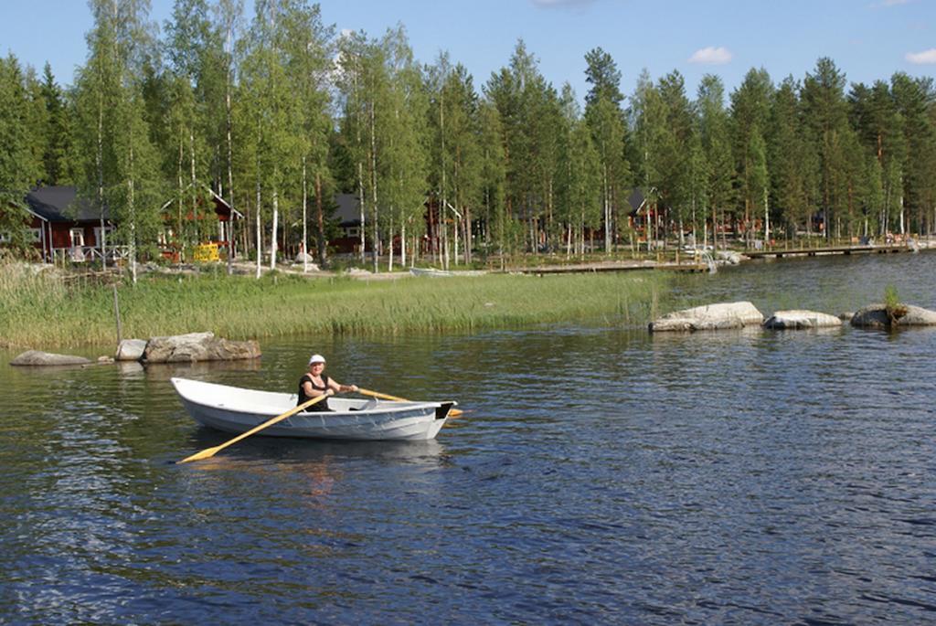 Kartanohotelli Satulinna Huvilat Hirvensalmi Esterno foto