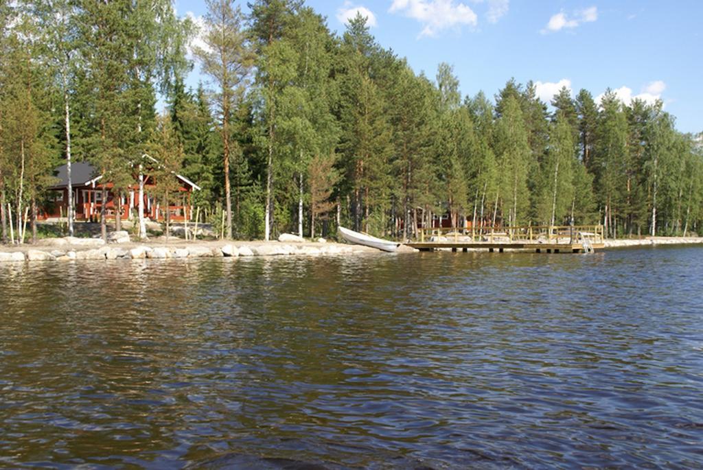 Kartanohotelli Satulinna Huvilat Hirvensalmi Esterno foto