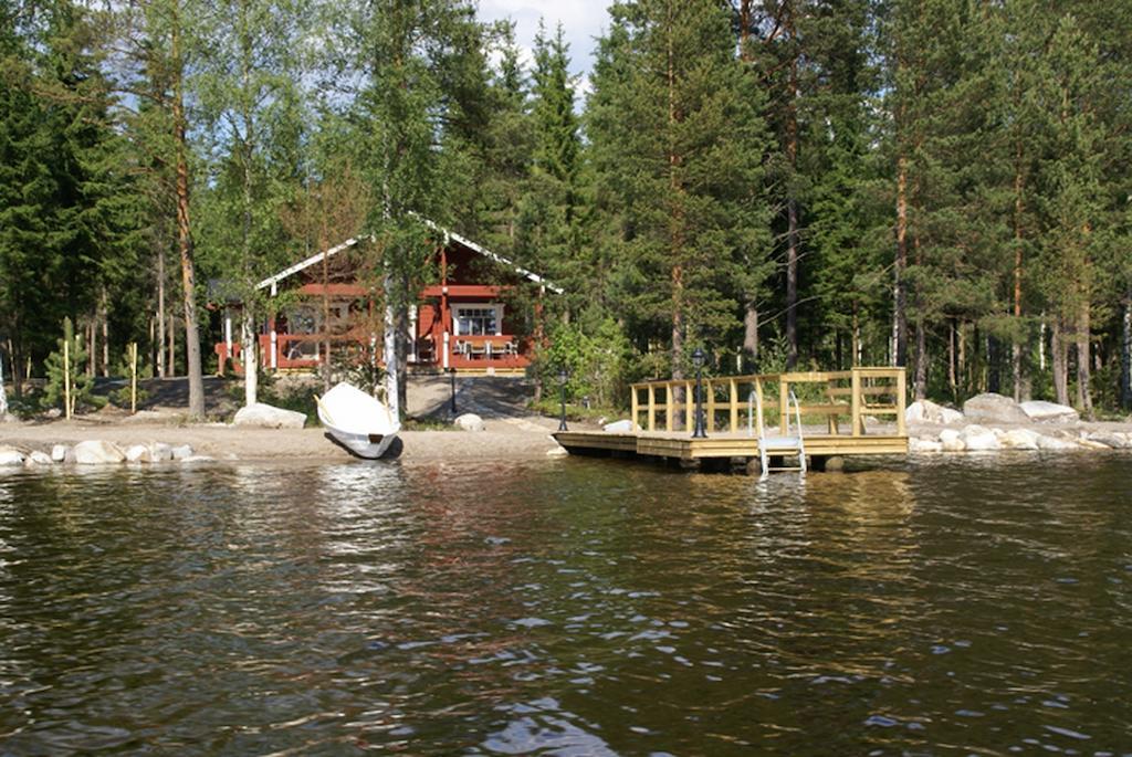 Kartanohotelli Satulinna Huvilat Hirvensalmi Esterno foto
