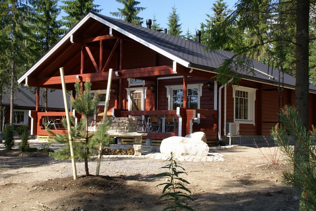 Kartanohotelli Satulinna Huvilat Hirvensalmi Esterno foto