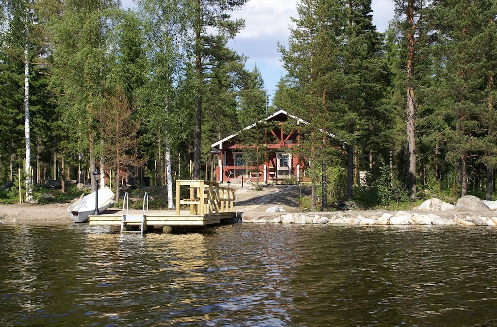 Kartanohotelli Satulinna Huvilat Hirvensalmi Esterno foto