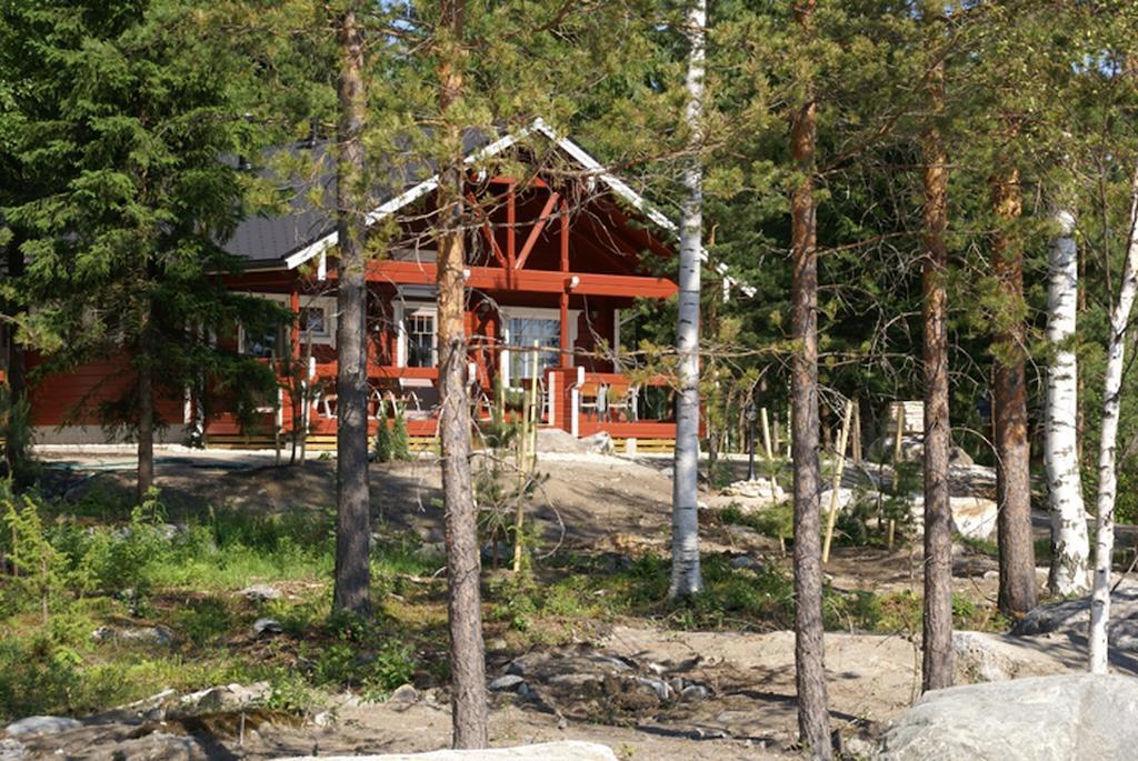 Kartanohotelli Satulinna Huvilat Hirvensalmi Esterno foto